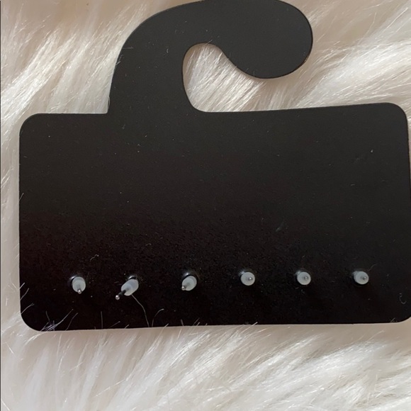 New without tags wet seal earrings - Picture 3 of 14